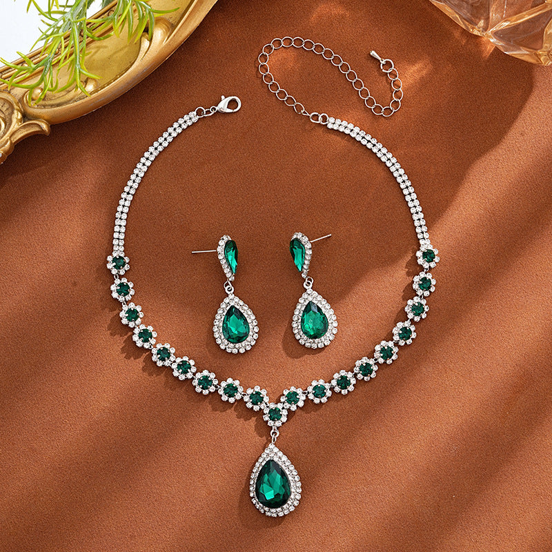 Emerald Radiance Luxury Necklace & Earring Set
