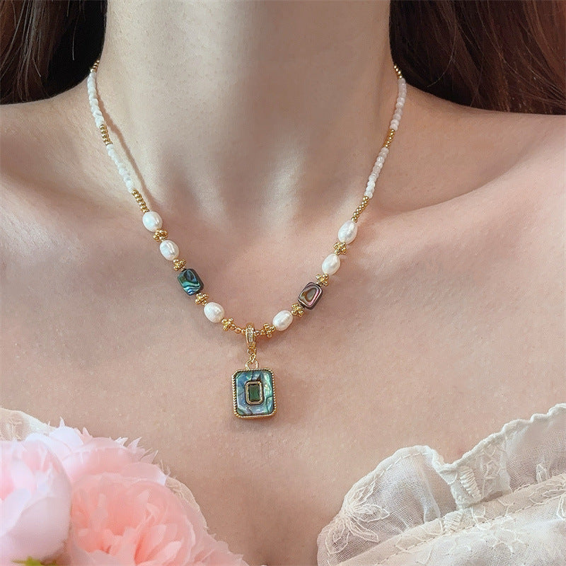 Charming Luxury Pearl Pendant Necklace