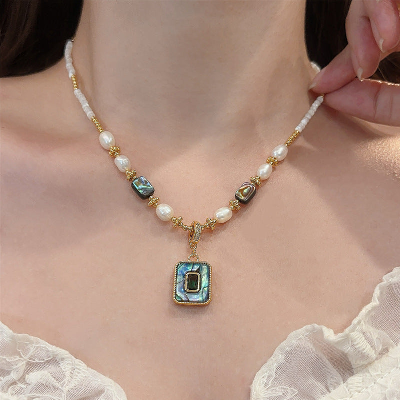 Charming Luxury Pearl Pendant Necklace
