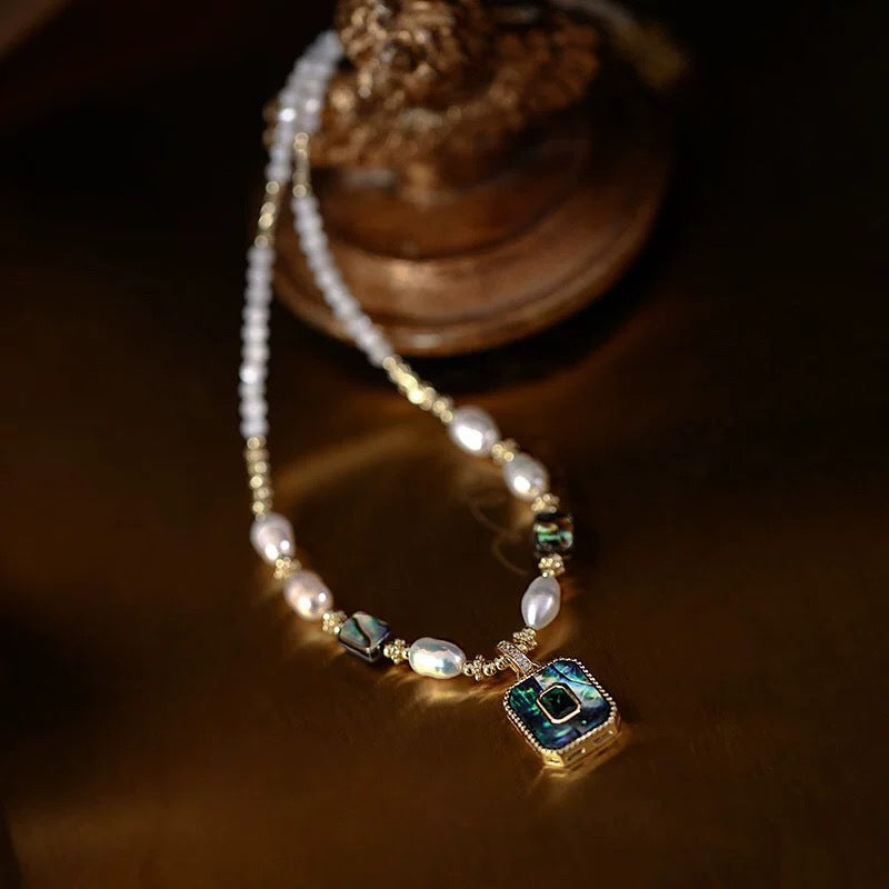 Charming Luxury Pearl Pendant Necklace